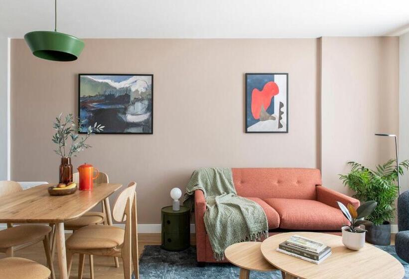 Cove Paradise Street