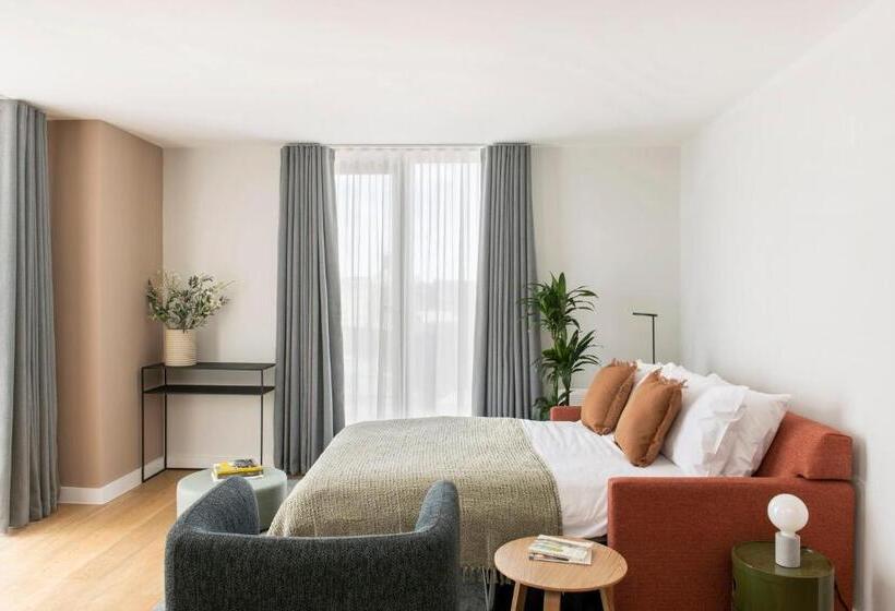 Cove Paradise Street