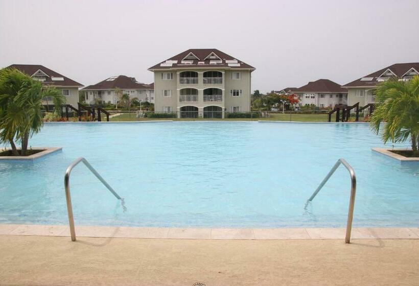 First Class Retreat @ Fern Court