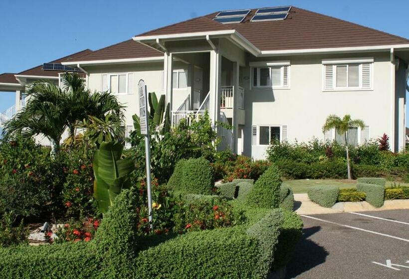 First Class Retreat @ Fern Court