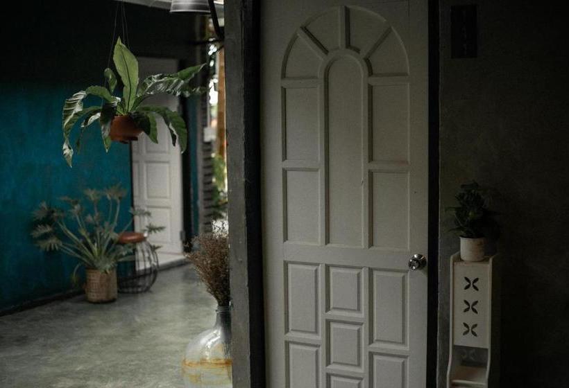 酒店 Baannokhook Home&cafe