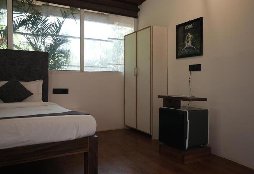 Отель Anjoned Hostel & Cafe