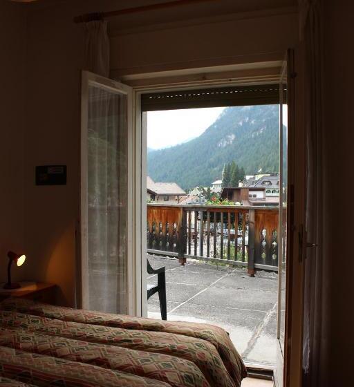 ホテル Garni Hirsch