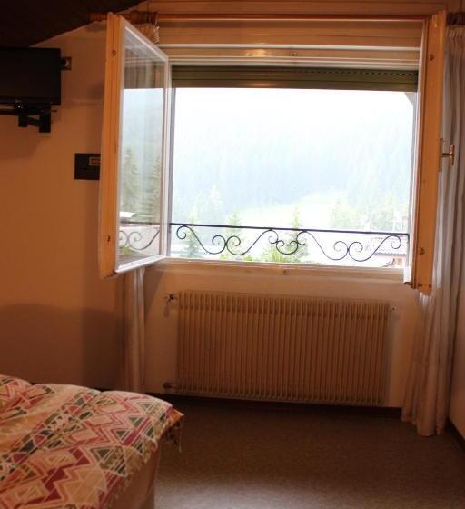 ホテル Garni Hirsch