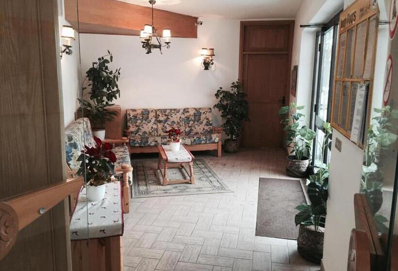 ホテル Garni Hirsch