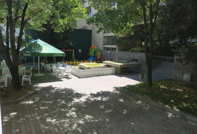 בית מלון כפרי Green Hill