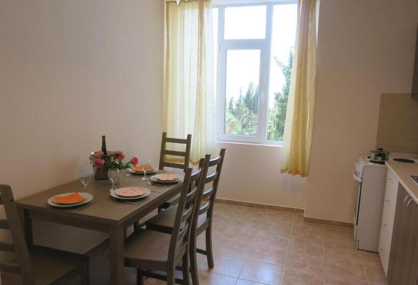 בית מלון כפרי Green Hill