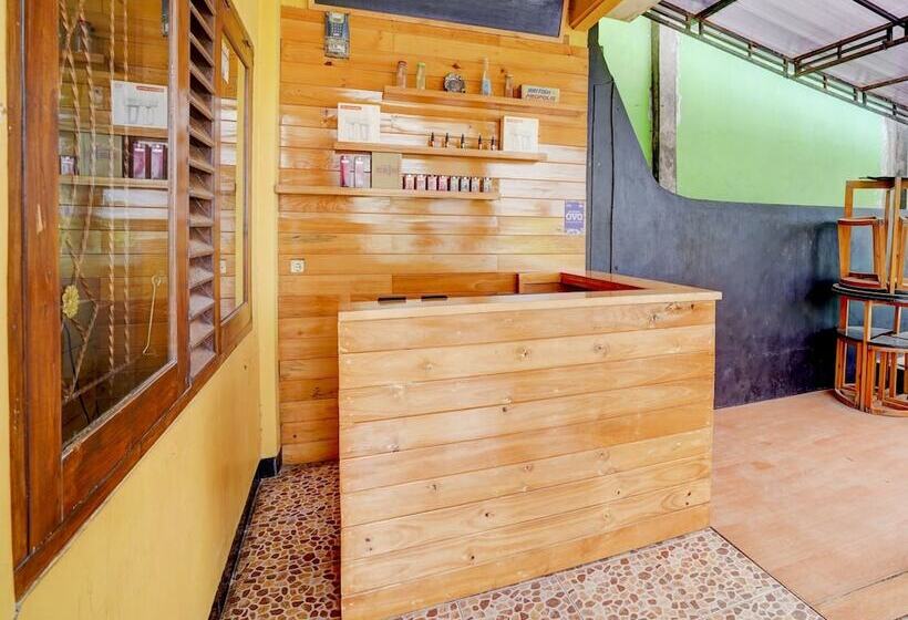 호텔 Oyo Ii3676 Wisma Al-fahmi Syariah