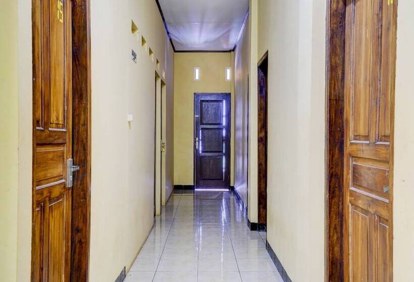 호텔 Oyo Ii3676 Wisma Al-fahmi Syariah