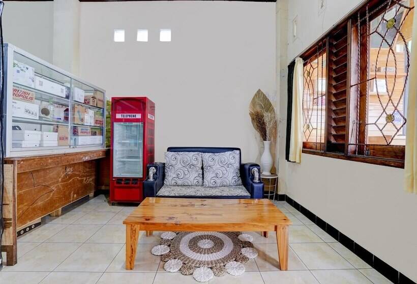 호텔 Oyo Ii3676 Wisma Al-fahmi Syariah