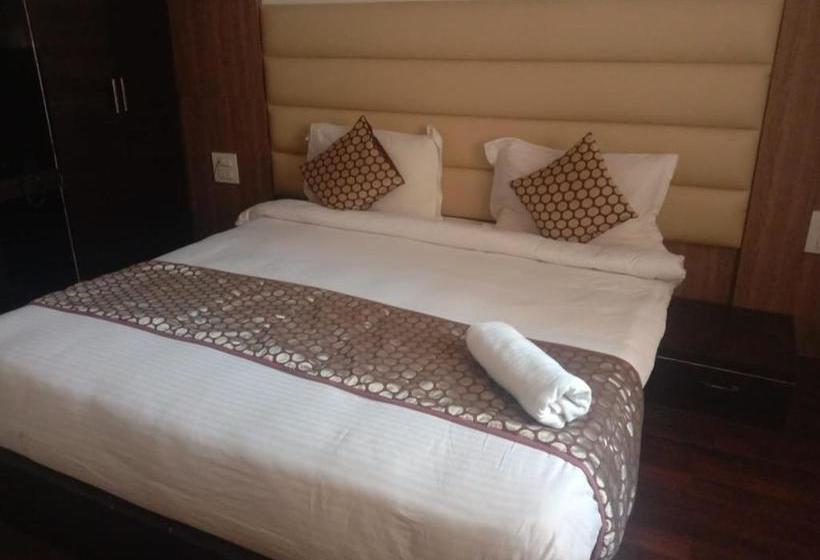 ホテル Tavisha Kanatal Hills Chamba