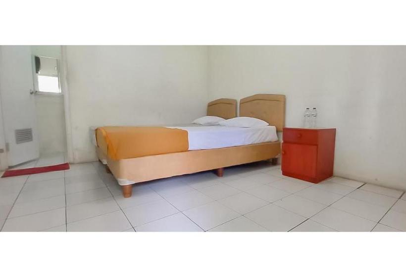 Отель Sri Indrawati Puncak Mitra Reddoorz