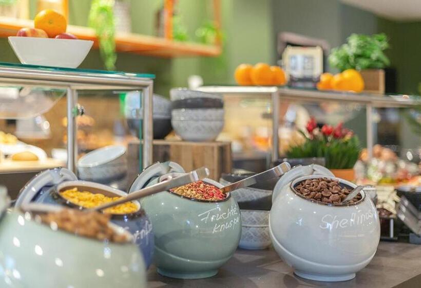 هتل Holiday Inn   The Niu, Amity Potsdam, An Ihg