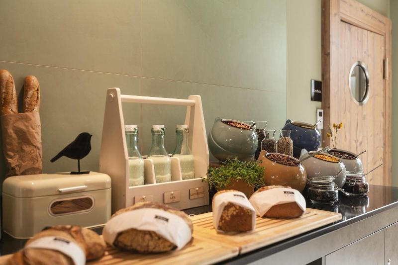 Отель Holiday Inn   The Niu, Mill Cologne Mülheim, An Ihg