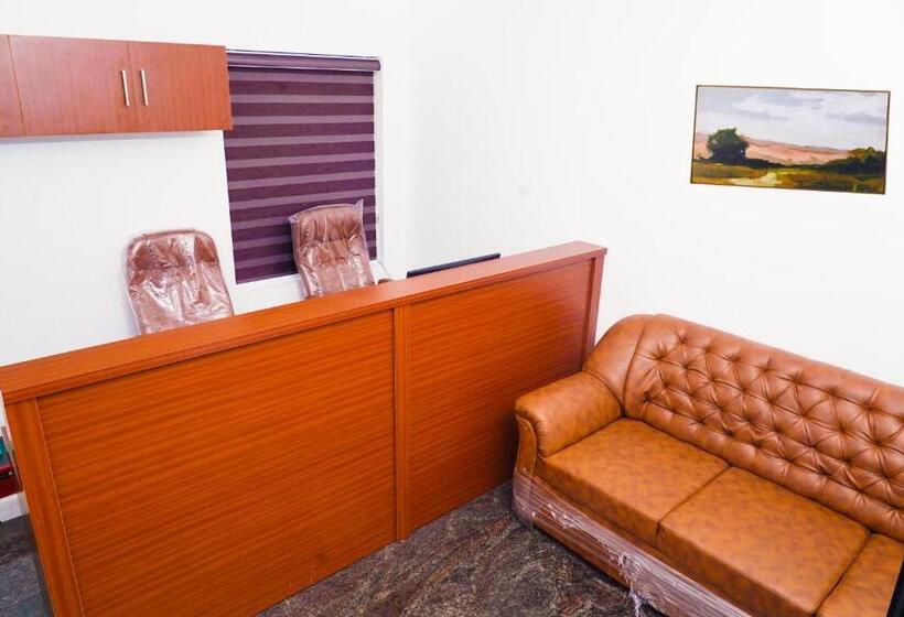 Отель Thekkumpuram Residency