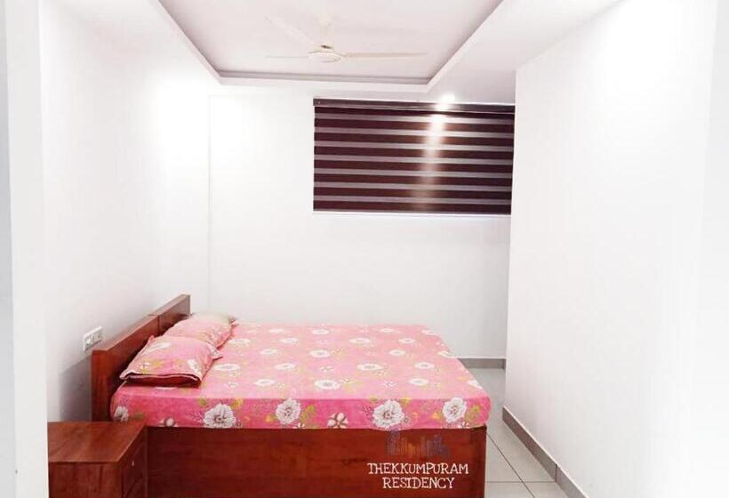 Отель Thekkumpuram Residency