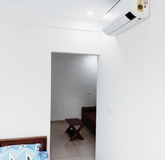 Отель Thekkumpuram Residency