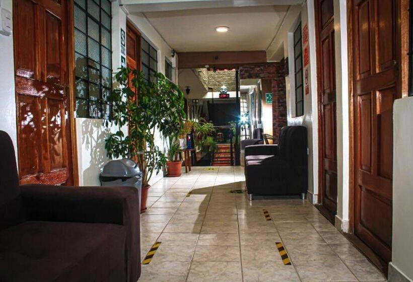 هتل Virgen Del Carmen Huaraz