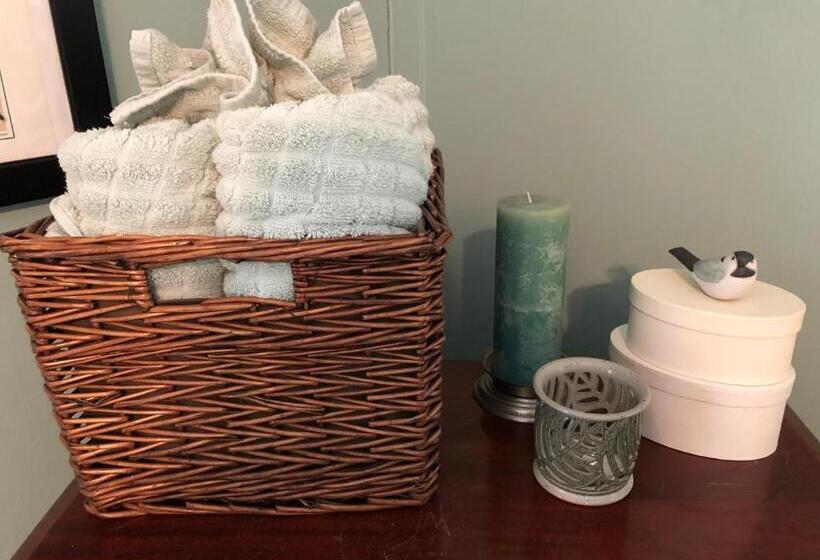 Magnolia House & Gardens B&b