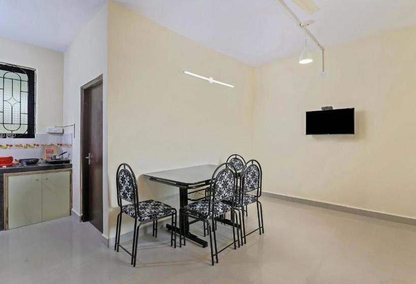 펜션 Oyo Home 81707 Elegant 1bhk Varca