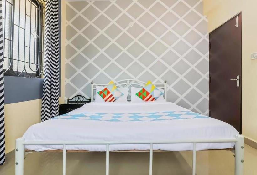 펜션 Oyo Home 81707 Elegant 1bhk Varca