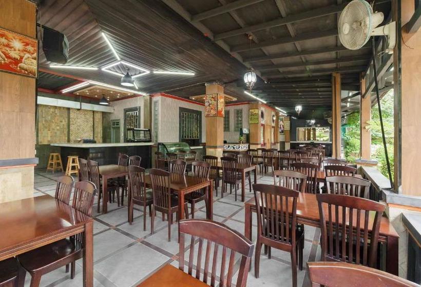 膳宿费 Reddoorz Plus @ Setiabudi Medan 4