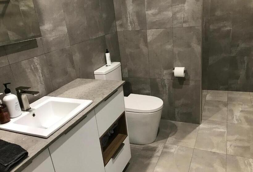 پانسیون Scotsdale Farm