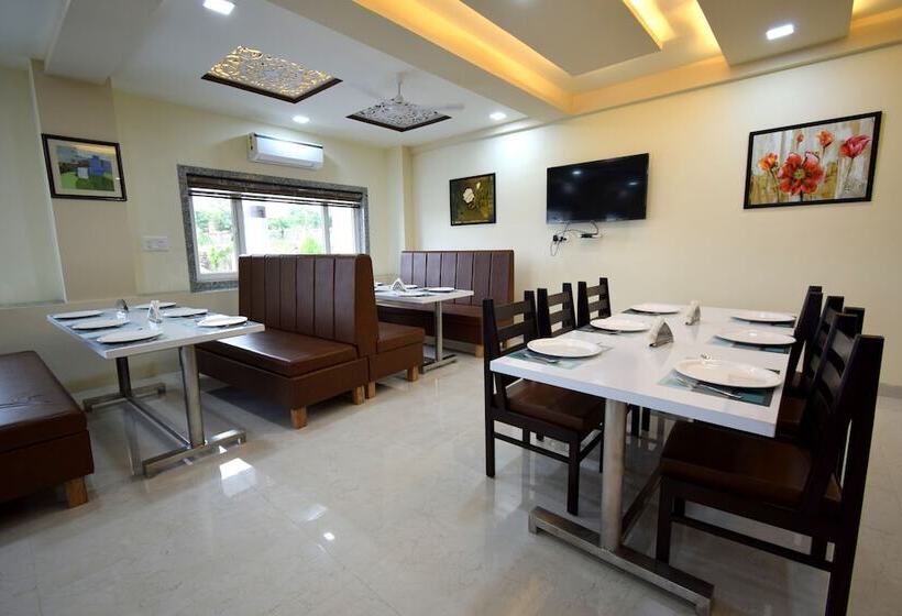 The Sky Imperial  Hotel Gopal Darshan