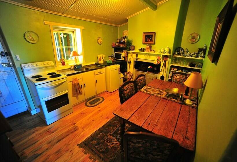 צימר Emma Tiver Heritage Cottage