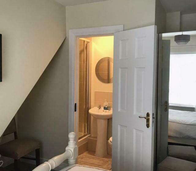 צימר The Strand Guest House