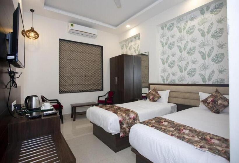 호텔 Bhairav Bagh With Swimming Pool