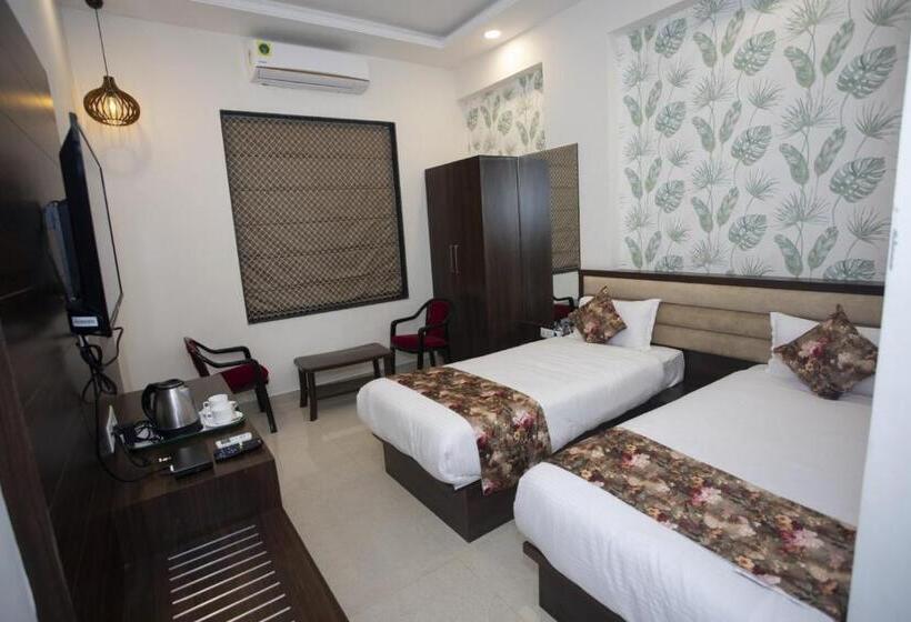 호텔 Bhairav Bagh With Swimming Pool