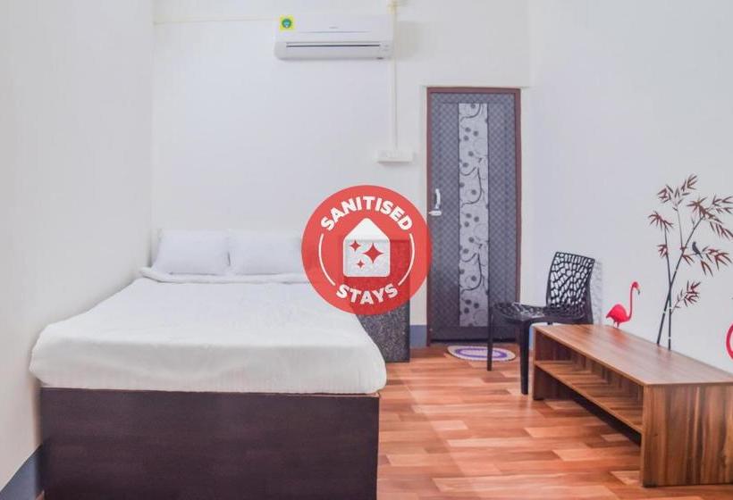 ホテル Collection O 81435 Dc Lodge