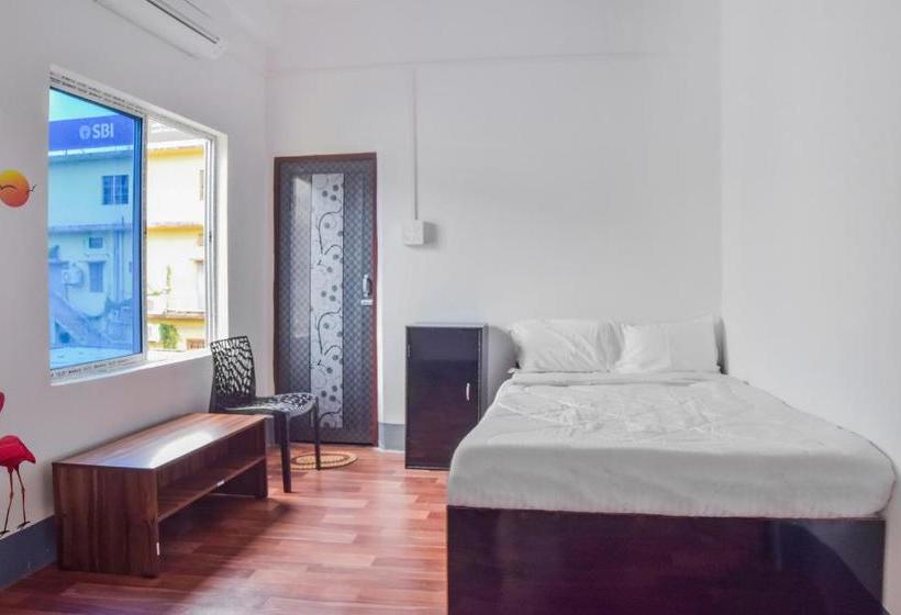 ホテル Collection O 81435 Dc Lodge