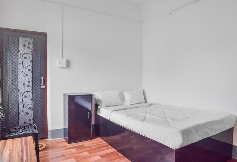 ホテル Collection O 81435 Dc Lodge