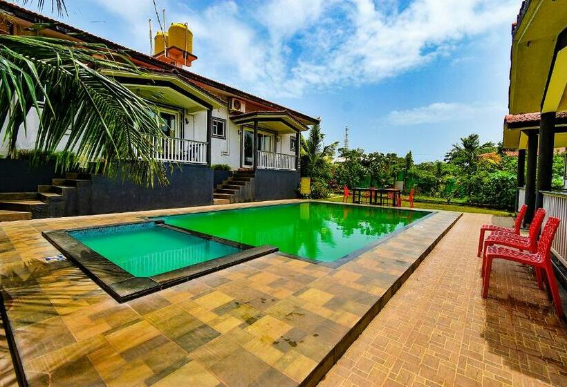 ホテル Fabescape Vagator Retreat Resort With Swimming Pool Nr Vagator Beach