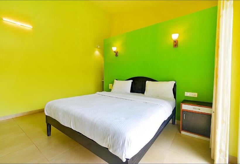 ホテル Fabescape Vagator Retreat Resort With Swimming Pool Nr Vagator Beach