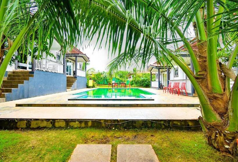 ホテル Fabescape Vagator Retreat Resort With Swimming Pool Nr Vagator Beach