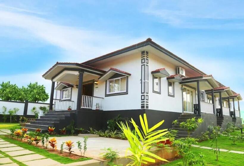 ホテル Fabescape Vagator Retreat Resort With Swimming Pool Nr Vagator Beach