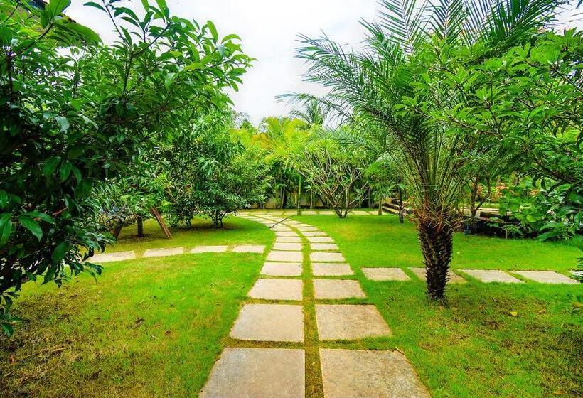 ホテル Fabescape Vagator Retreat Resort With Swimming Pool Nr Vagator Beach