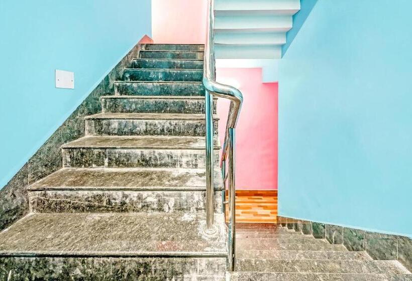 Hotel Flagship 81598 Golden Leaf