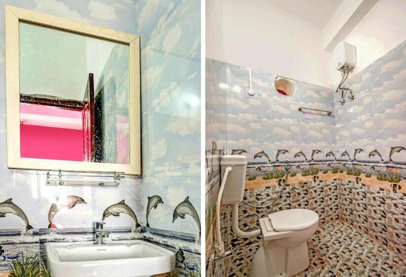 Hotel Flagship 81598 Golden Leaf