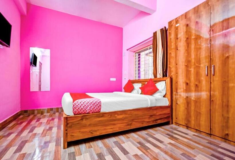 Hotel Flagship 81598 Golden Leaf