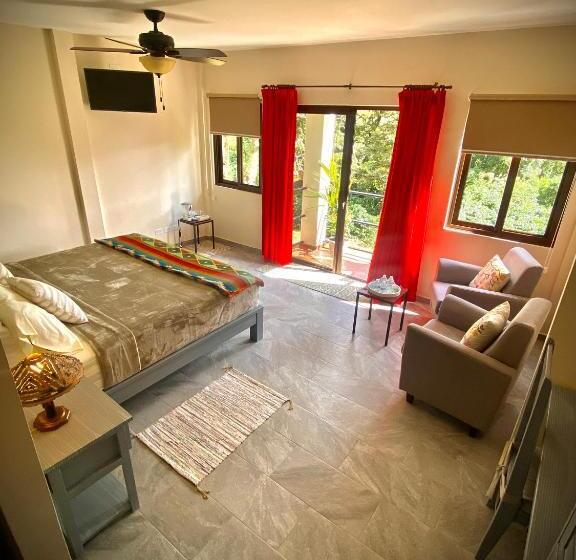 Отель Inn The Coffeepot Boutique