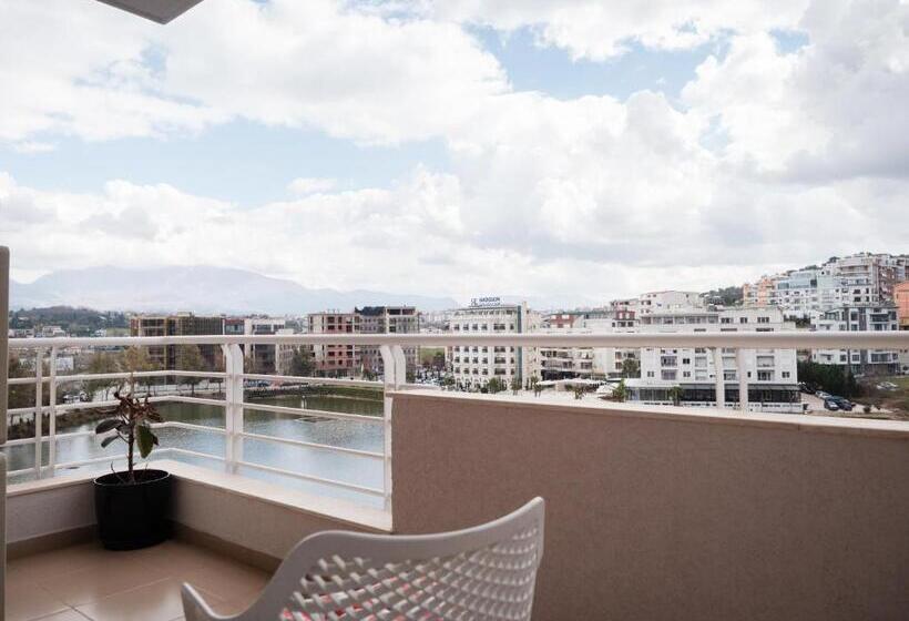 בית מלון כפרי Lake Drive Rooms&apartments