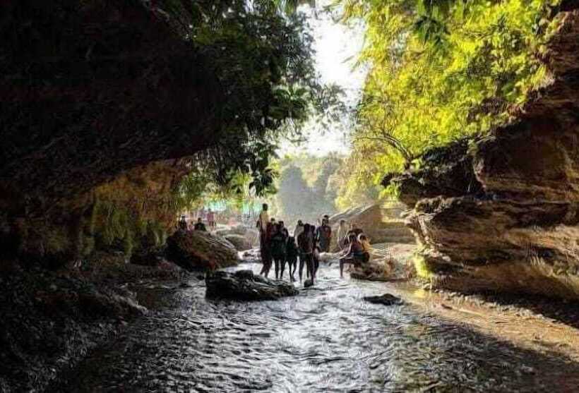 Отель Mountain Midst