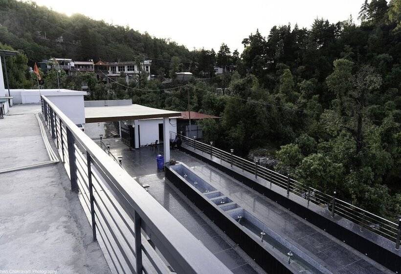 Отель Mountain Midst