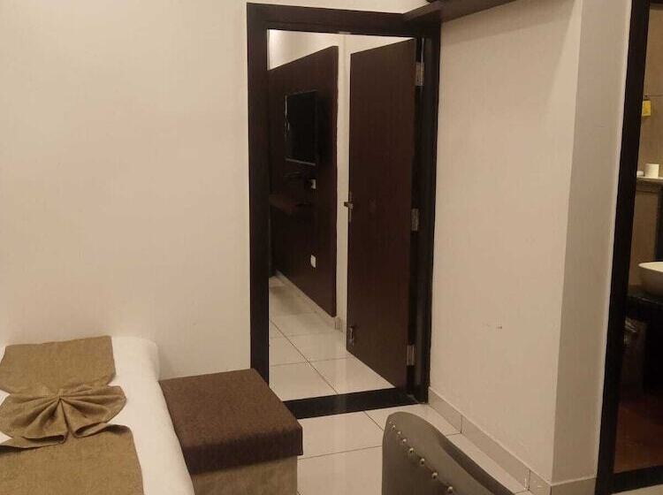 Отель Mountain Midst