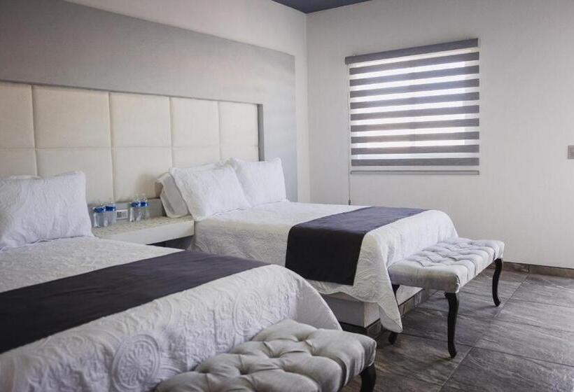 ホテル Nuevo Bernal