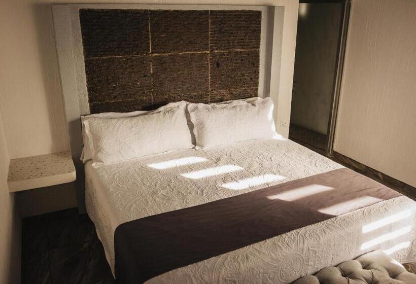 ホテル Nuevo Bernal